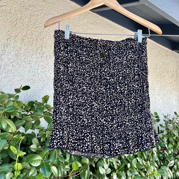 Urban Romantics Printed Ruffle Smocked Skirt Black White Size Medium - Picture 5 of 5